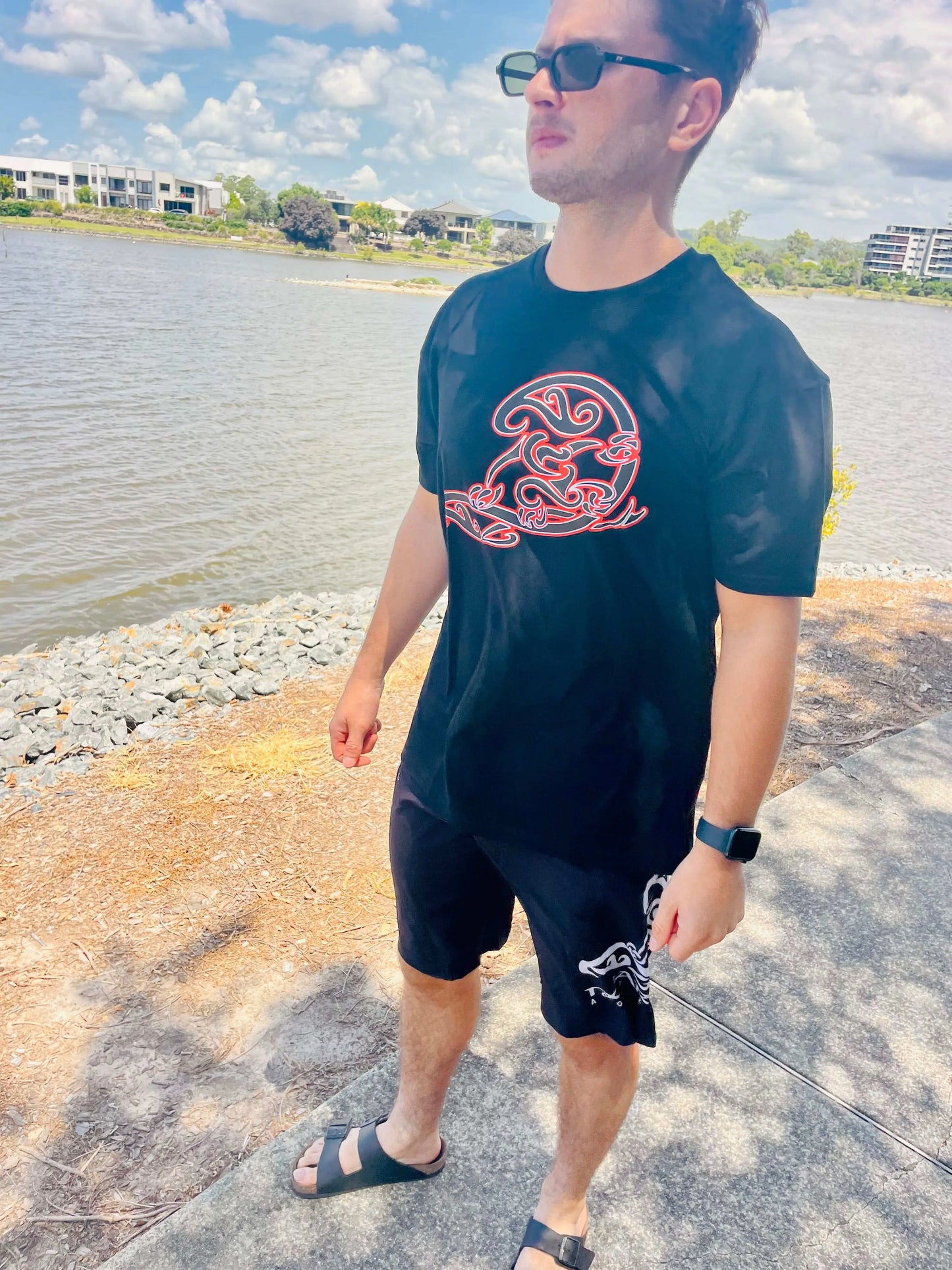 Drop In Maori Tee