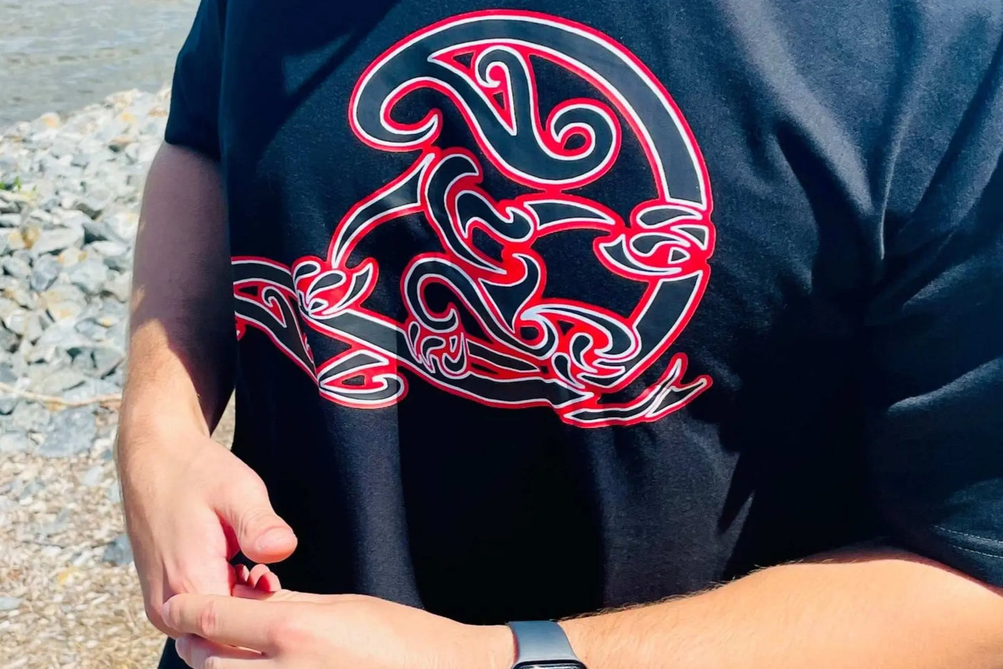 Drop In Maori Tee